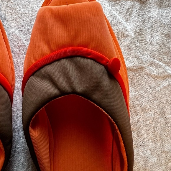 Vintage Gossard Artemis orange house slippers size 10-11 see photo with ruler - Picture 2 of 7